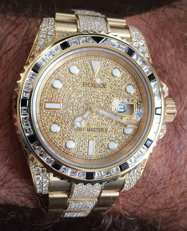 Watch Master Lab Custom pavé dial, bezel and diamonds setting on the entire watch
